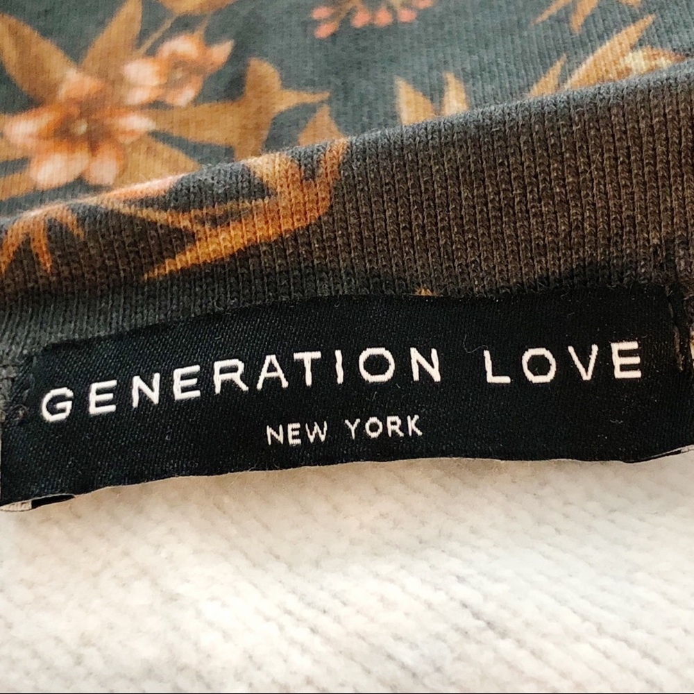 NWOT GENERATION LOVE Leopard Floral Animal Graphic Novelty Print Sweater Small - Picture 11 of 12